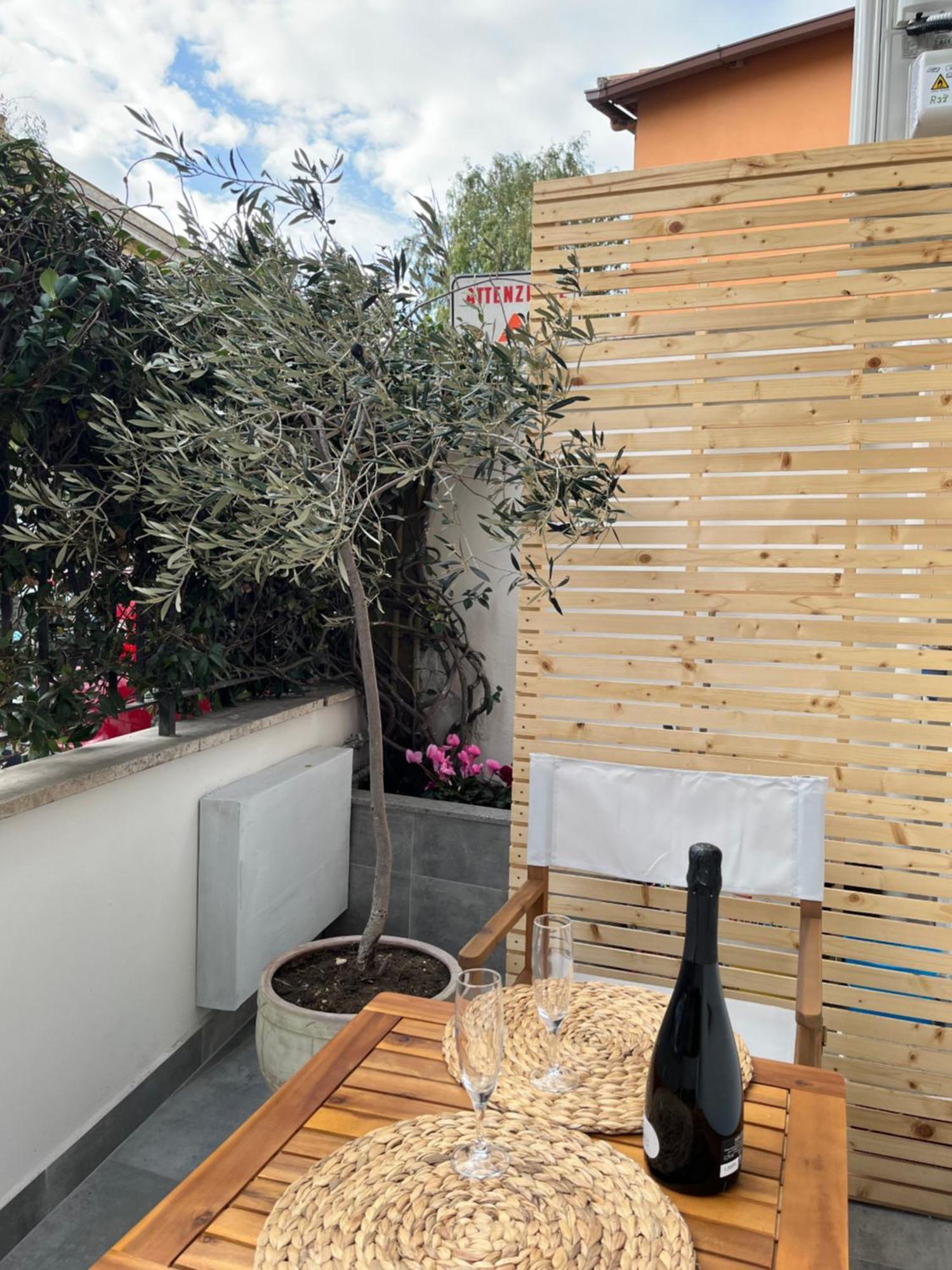 La Maison Appartement - A 200M Dal Porto 치비타베키아 외부 사진